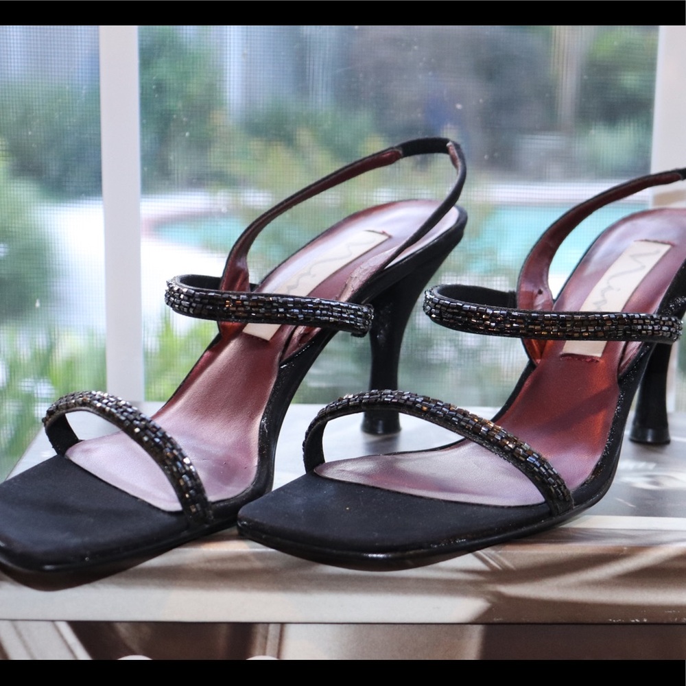 NINA VOVAN BLACK HEELS WITH BLACK CRYSTALS ARE NEW IN THE BOX